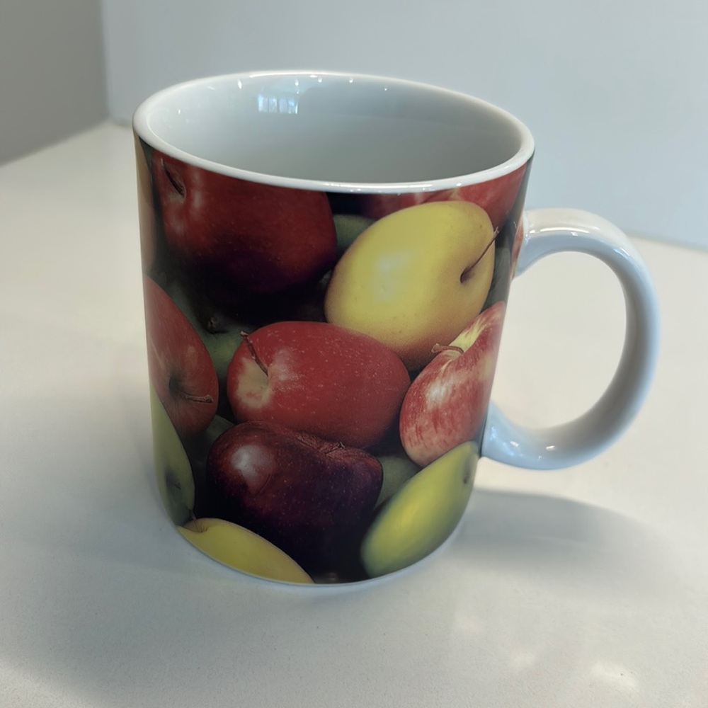 Starbucks 2005 Apple mug